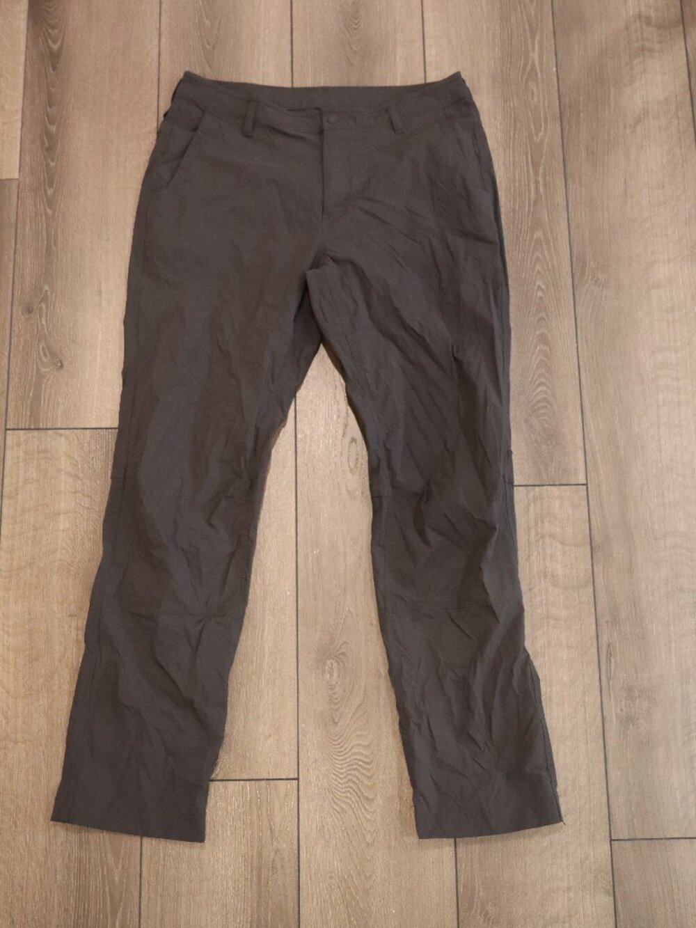 Mountain Hardware Gray Cargo Hiking Pants Sz 34/44